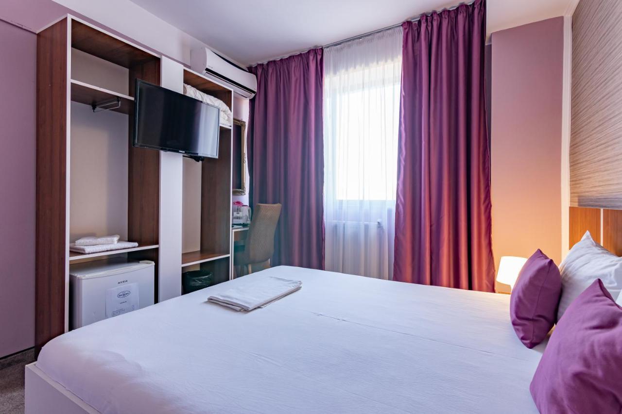 Hotel Bordeaux กาลาจิ ภายนอก รูปภาพ