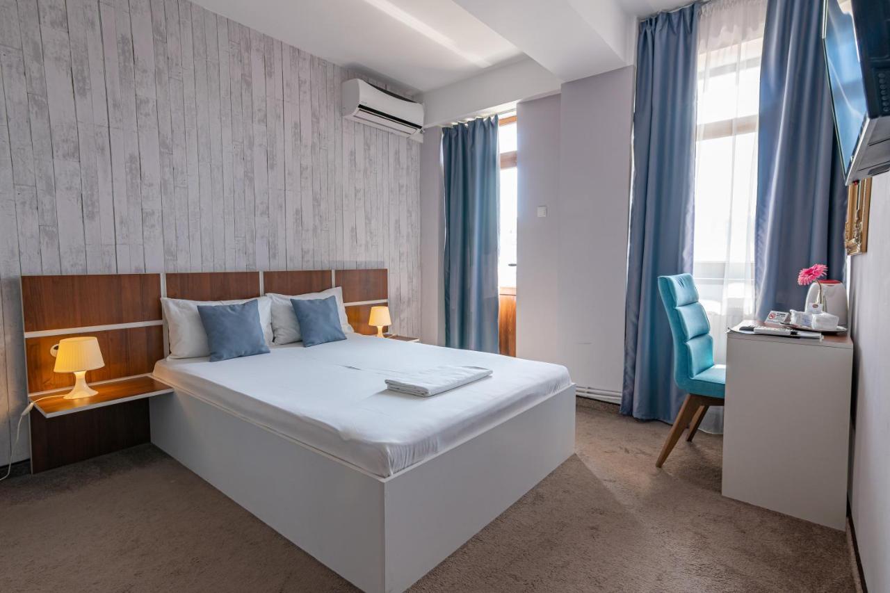 Hotel Bordeaux กาลาจิ ภายนอก รูปภาพ