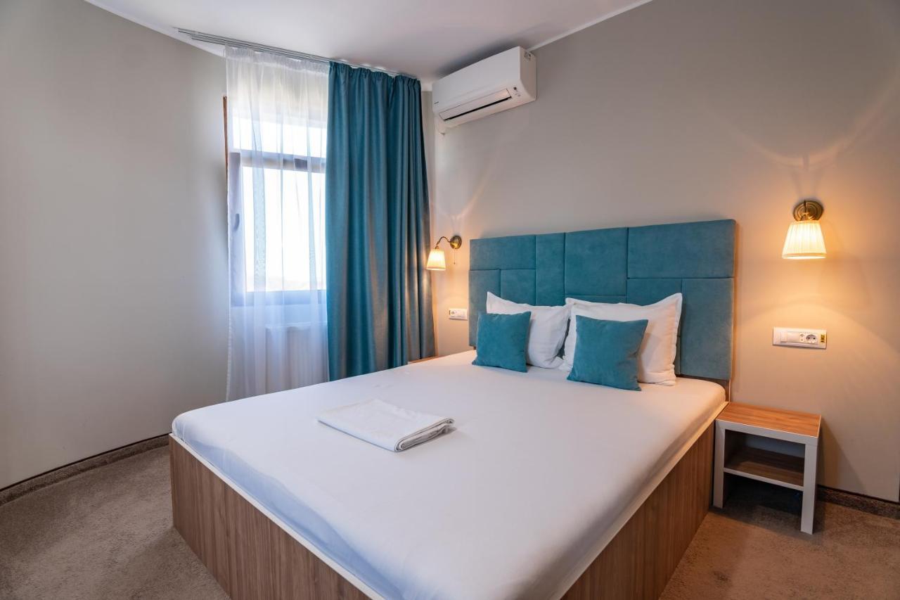 Hotel Bordeaux กาลาจิ ภายนอก รูปภาพ