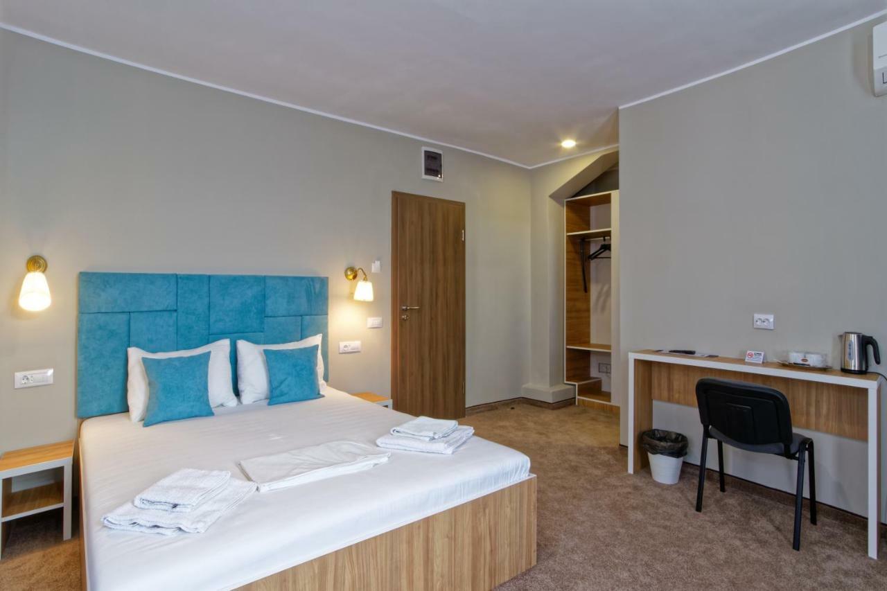 Hotel Bordeaux กาลาจิ ภายนอก รูปภาพ