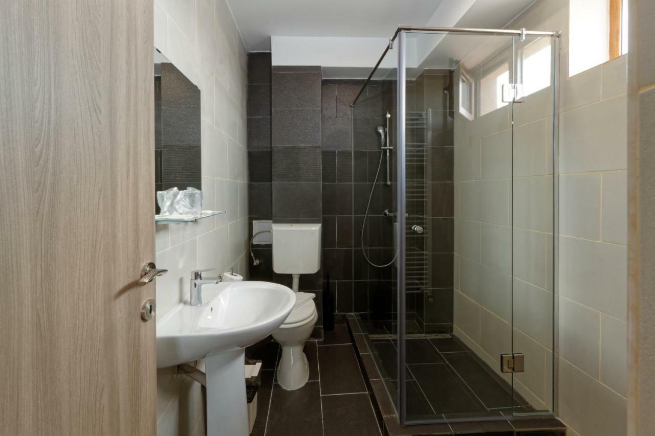 Hotel Bordeaux กาลาจิ ภายนอก รูปภาพ