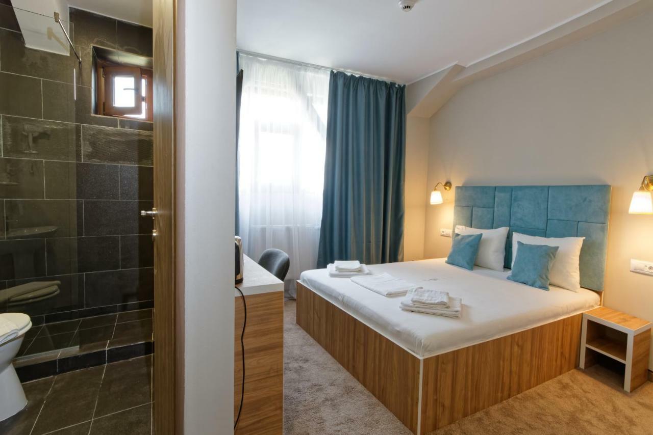 Hotel Bordeaux กาลาจิ ภายนอก รูปภาพ